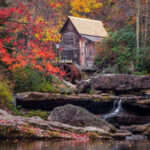 WOW-Autumn Waterfall Escape HTML5